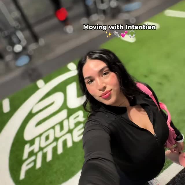 Instagram post by @leslies_blushing for 24 Hour Fitness. Caption reads: @24hourfitness invited me to try out their Gym....