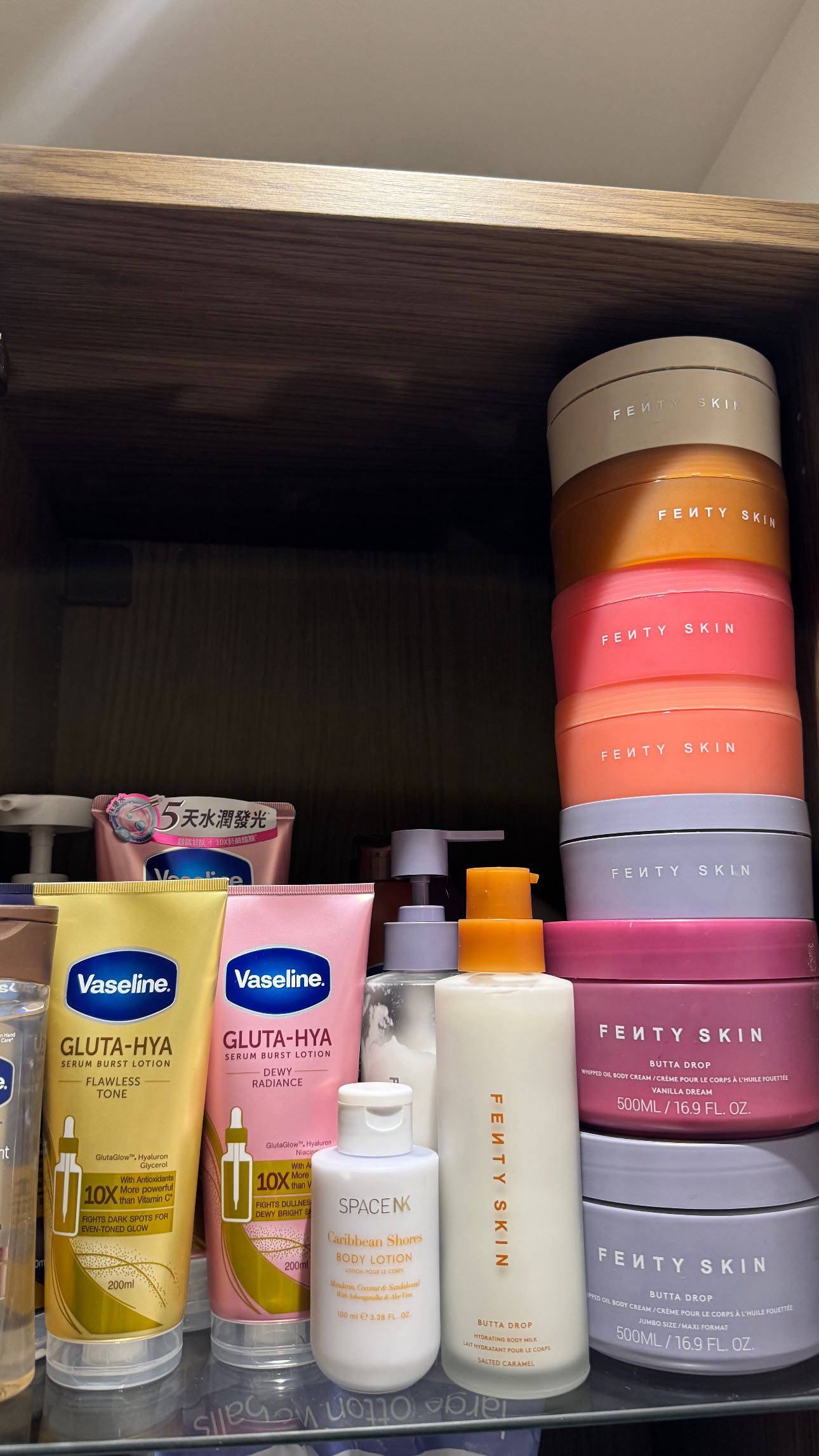 Instagram post by @joannawindrammua for Glossier. Caption reads: Sunburnt blush all year round please.