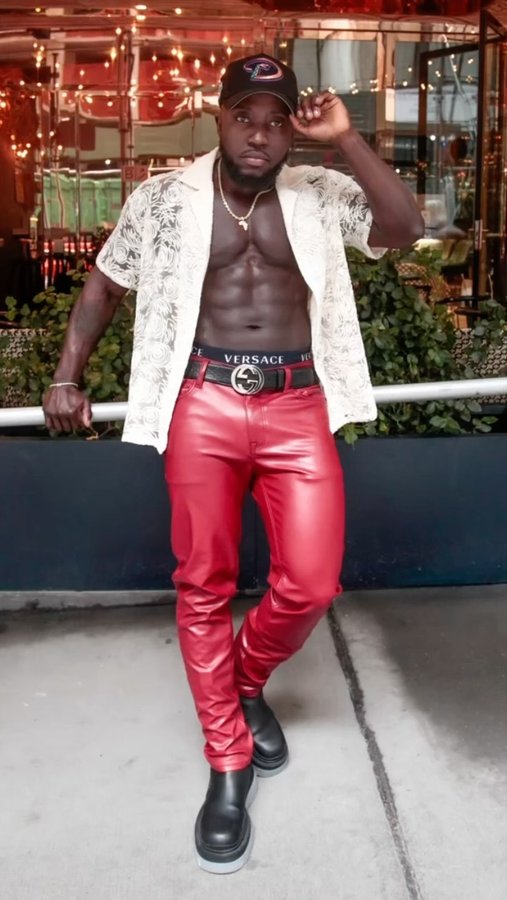 Instagram post by @wessophil for Select Model Paris. Caption reads: Masculine 💪🏿💪🏿💪🏿
.
.
.
#fyp #fypシ #fy....