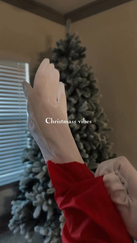 Instagram post by @herafery.gasimova for King of Christmas. Caption reads: Christmas mode: ON with @kingofchristmas 🎄🎁🎅✨....