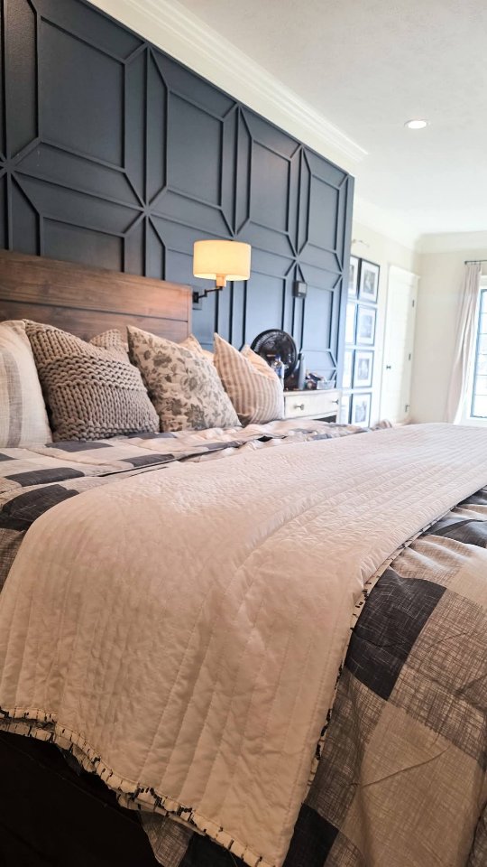 Instagram post by @thebradleybunchadventures for Linens & Hutch. Caption reads: COMMENT LUXURY for 🔗🔗🔗 Today is the FINAL day....