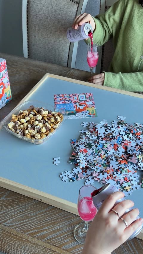 Instagram post by @intothecozycorner for All4JIG. Caption reads: [...] we used one of my favorite boards from....