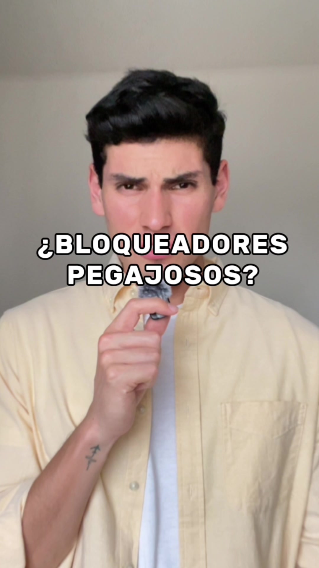 TikTok post by @javierjuarezg for Avène. Caption reads: Piel protegida, piel feliz ☀️ 7 de cada 10....
