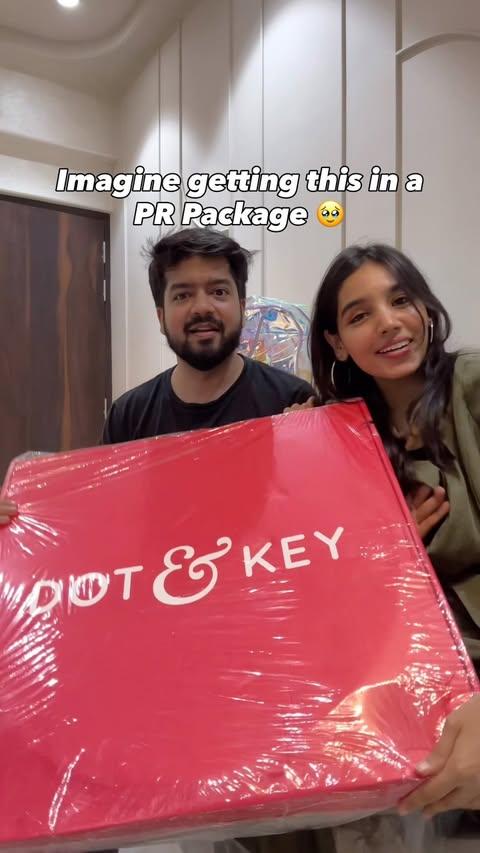 Instagram post by @alayandmoksha for Dot & Key Skincare. Caption reads: PR package ho to esa ho🫡🔥 @dotandkey.skincare....