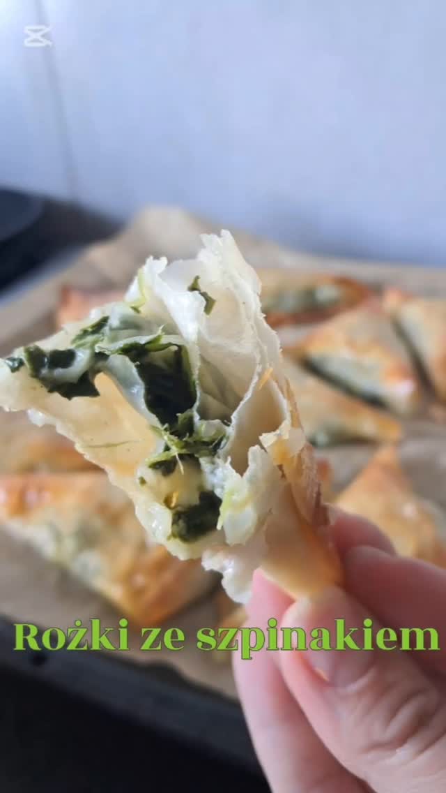 Instagram post by @patrycja.testuje for FRoSTA Polska. Caption reads: Hej Hej 💚

Pyszne różki ze szpikiem i feta w....