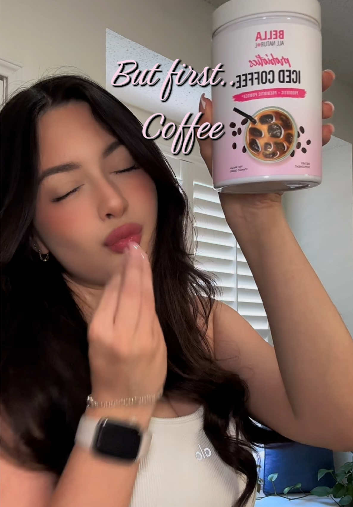 TikTok post by @valeeriahdzg for Bella All Natural. Caption reads: AL FIN LO ENCONTRÉ⭐️ @Bella All Natural @Daisy....