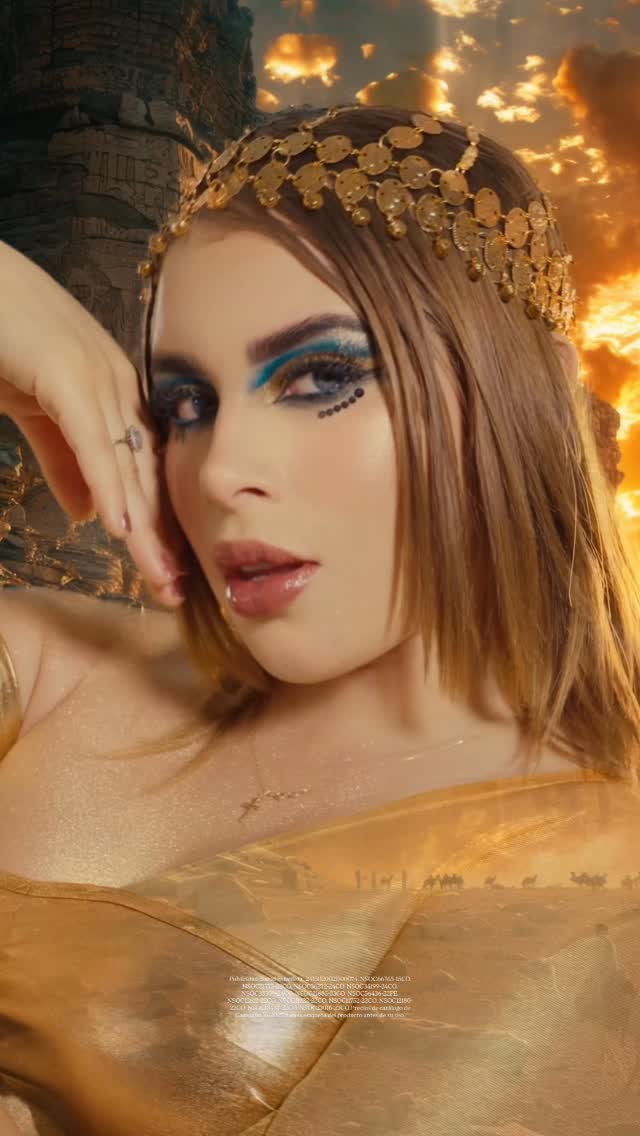 Instagram post by @ornellasierra for Cyzone. Caption reads: Cleopatra rubia? Solo es posible con....