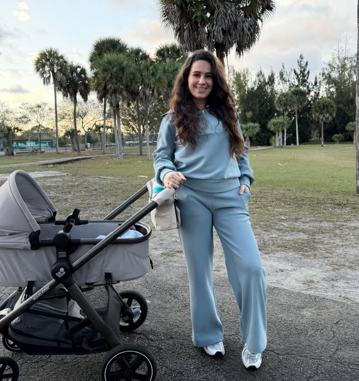 Instagram post by @claudiadiazmt for PinkBlush Maternity. Caption reads: Thank you @pinkblushmaternity 🤍✨ for this....