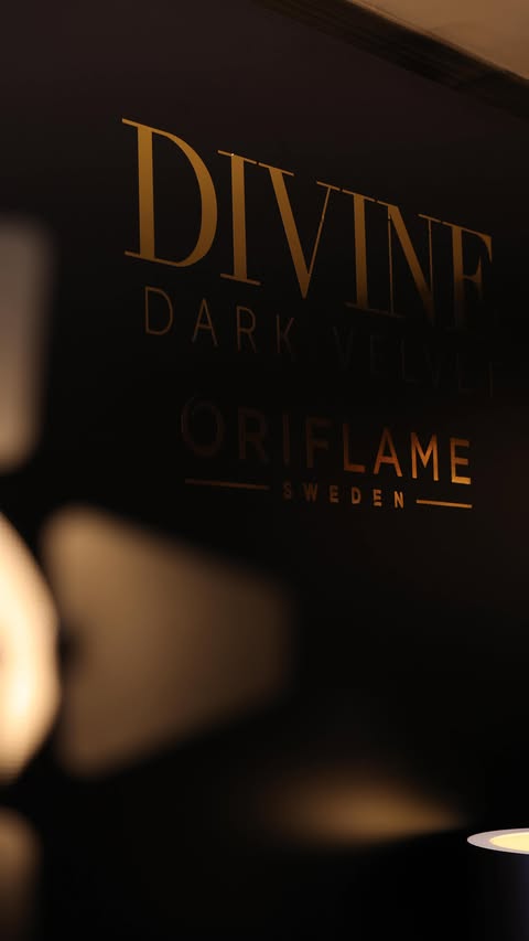 Instagram post by @dilaaykar for Oriflame. Caption reads: Lansmana beraber gidelim..🖤🍸

#davet
#reklam.