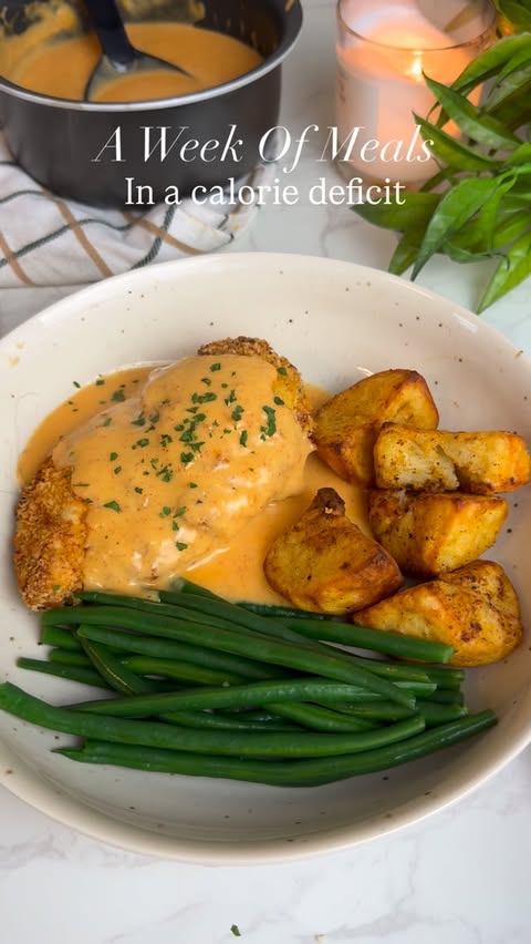 Instagram post by @slimming.gym.and.gin for MyFitnessPal. Caption reads: Who’s ready to tuck into another week of cosy,....