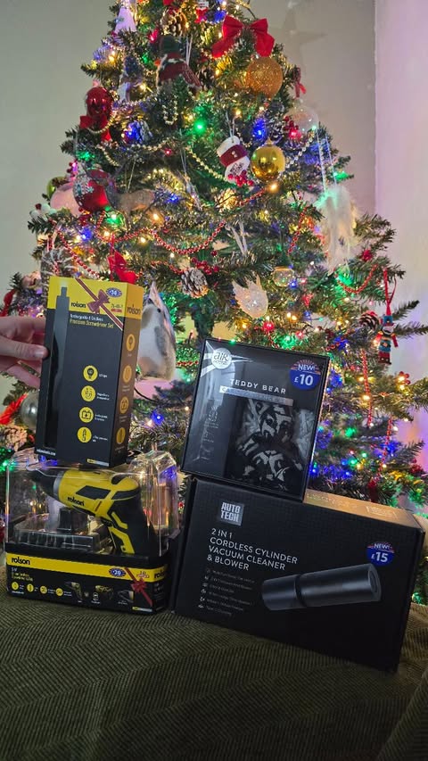 Instagram post by @gracesummerivyandmummy for B&M Stores. Caption reads: AD| Last Minute Gift Ideas from @bm_stores

I....