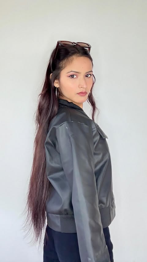 Instagram post by @im__nikkitaroy__ for Snapdeal. Caption reads: [...] ❄️
Loving the cozy fit & quality from....