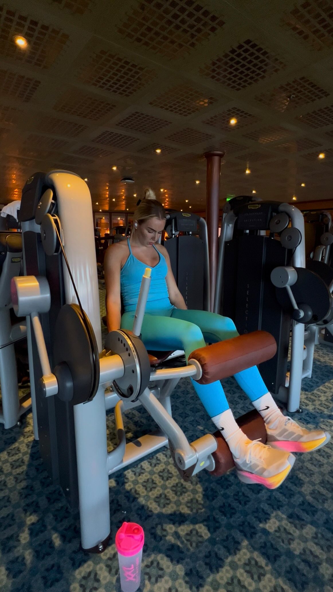 Instagram post by @fleurdemandt for XXL Nutrition. Caption reads: Grwm for Legday together with @xxlnutrition....