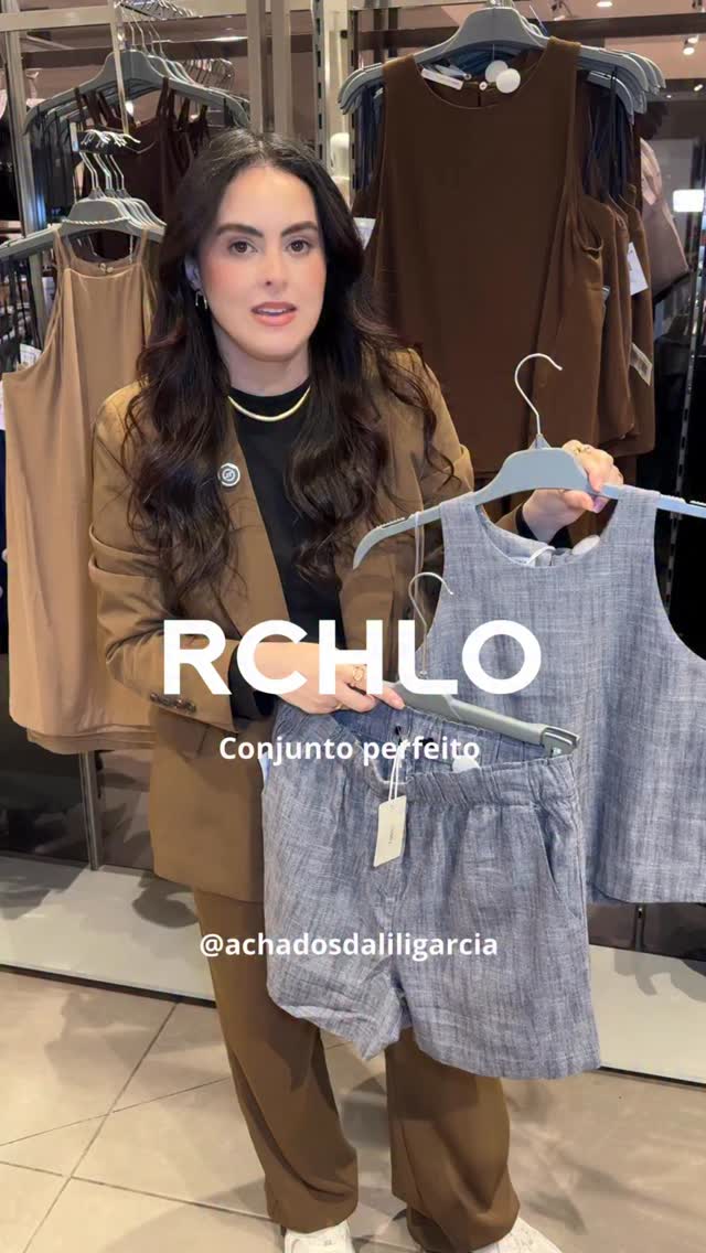 Instagram post by @achadosdaliligarcia for Riachuelo. Caption reads: Conjunto perfeito 

Se quiser os links é só pedir....