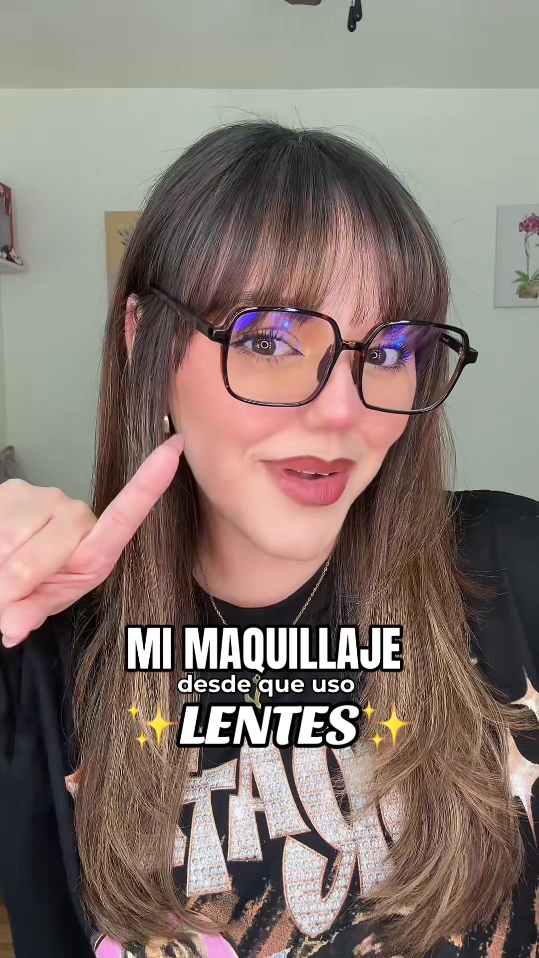 TikTok post by @lucesitamua for Firmoo. Caption reads: Así me maquillo desde que comencé a usar lentes💫✨....