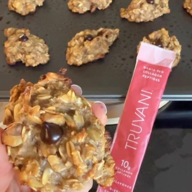 Instagram post by @peedi_c for Truvani. Caption reads: 🍪 @truvani Bananas 🍌 Oats @truvani collagen Chia....