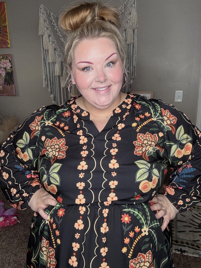 Instagram post by @phatgirlsareprettytoo for BloomChic. Caption reads: TGIF! Plus size OOTD
Dress from @bloomchic 🫶🏻....