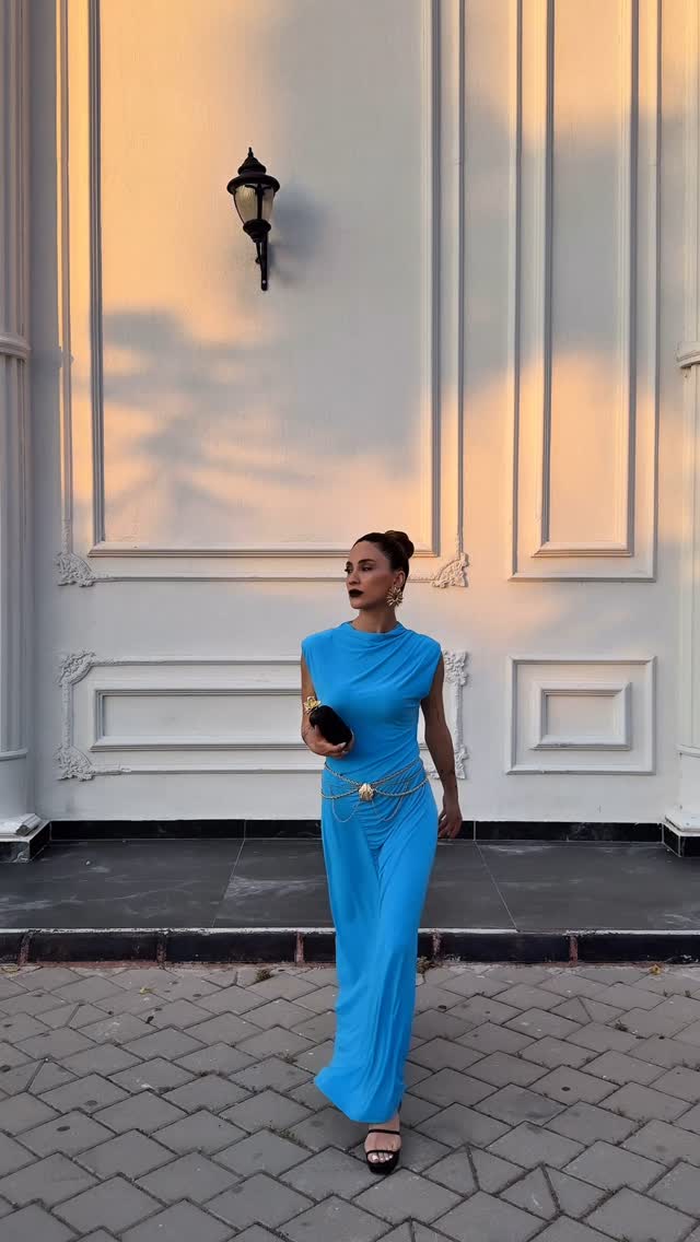 Instagram post by @seda_burhan for Ipekyol. Caption reads: 🍾🩵
*reklam.