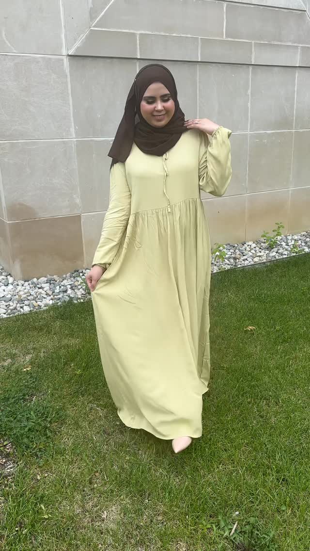 Instagram post by @saroonaaa08 for Hiccup. Caption reads: [...] modest dresses, don’t miss out on what....