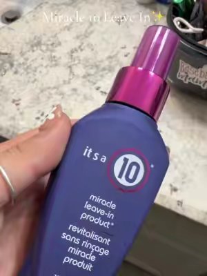 TikTok post by @marijosecantu04 for It's A 10 Haircare. Caption reads: [...] smells AMAZING💟 #LeaveIntreatment....