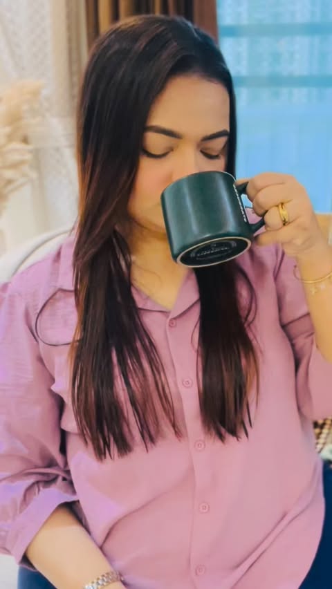 Instagram post by @gets_u_glammed for Foxtale. Caption reads: This wasn’t planned at all. Saw a @foxtaleskin....