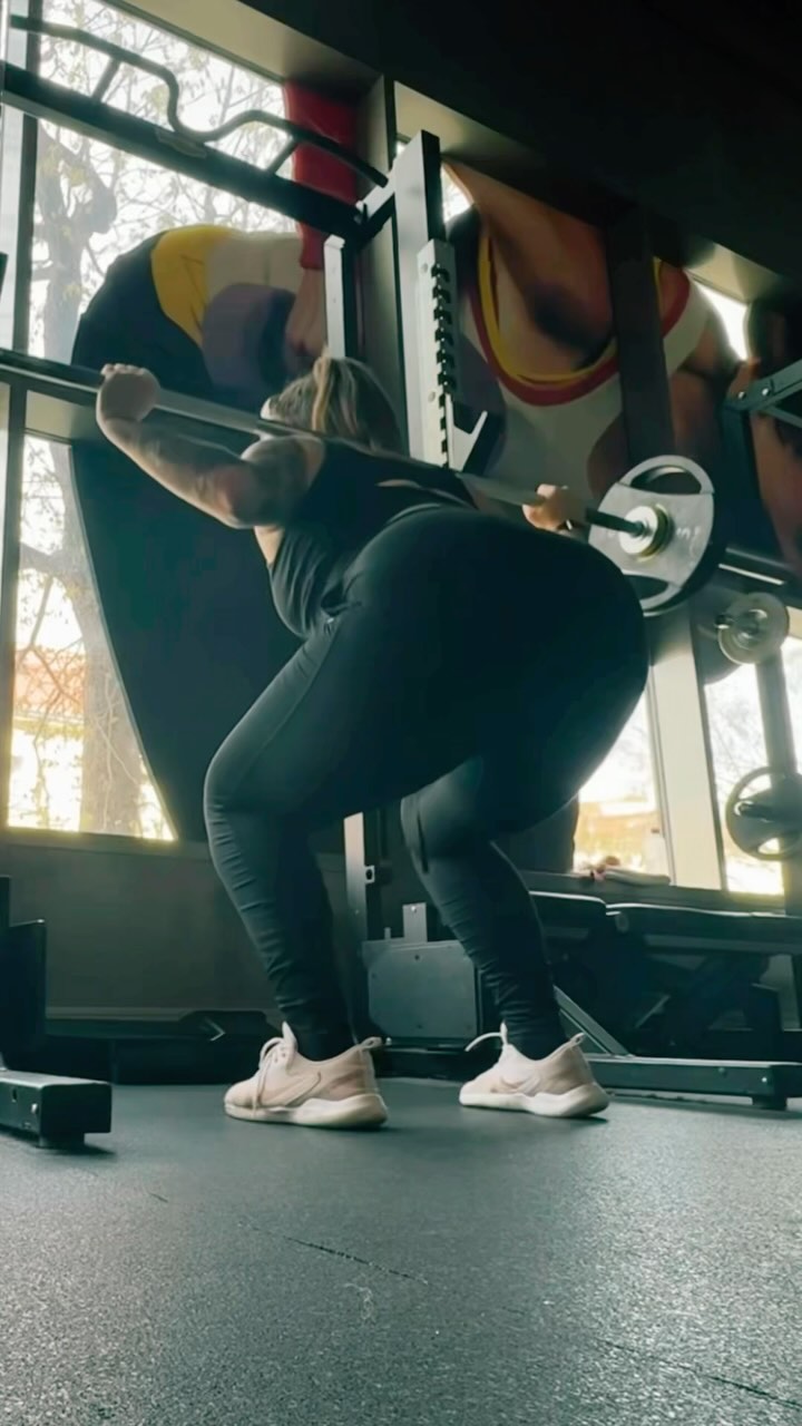 Instagram post by @anna_kratoskova_ for Carnium Botanicals Česko. Caption reads: Další den ❤️
Sleva 15% na @carniumbotanicals_cz s....