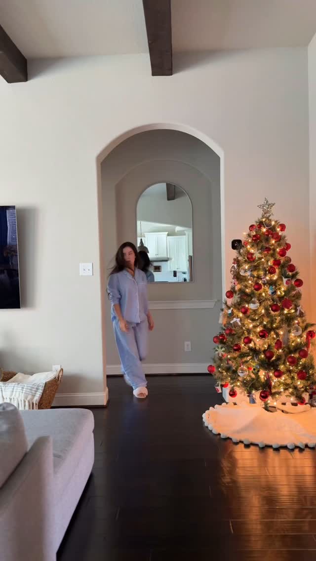 Instagram post by @thedaisysanchez for TIAA. Caption reads: GRWM as a 1st generation Mexican surgeon....