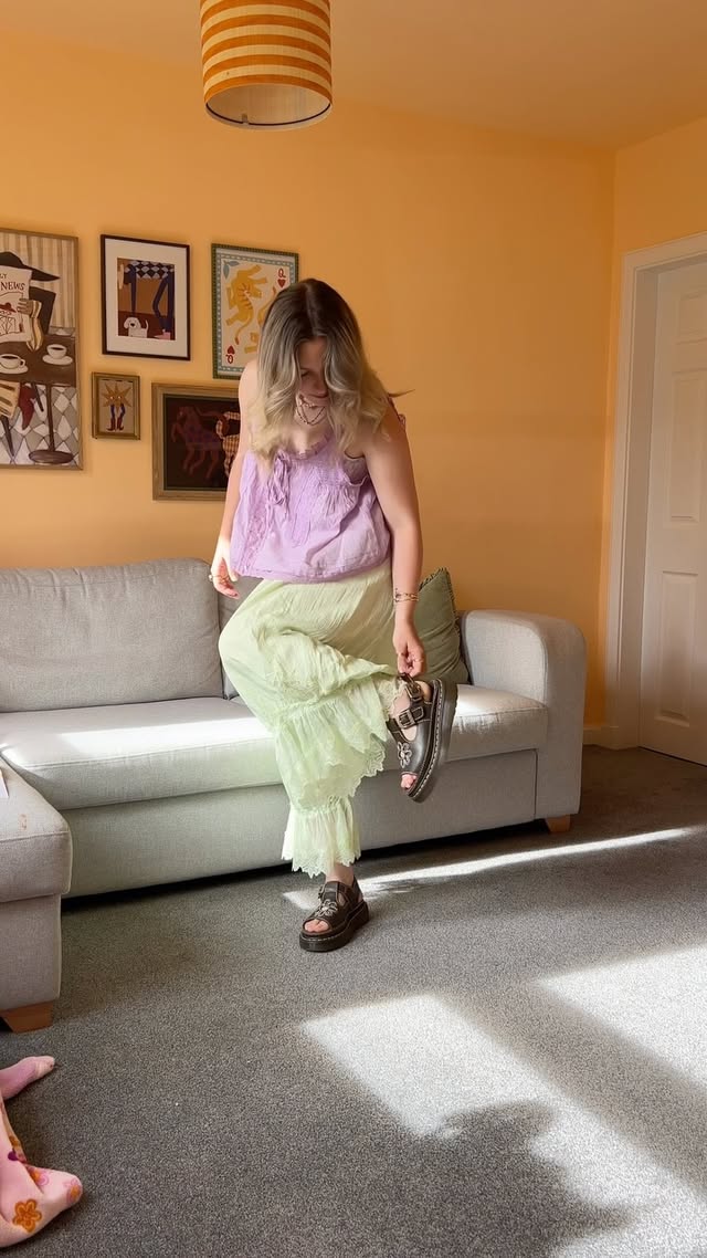 Instagram post by @joannadawn__ for Dr. Martens. Caption reads: [...] top & trousers: @freepeopleeu shoes:....