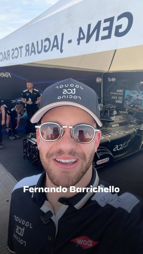 Instagram post by @fiaformulaebr for Formula E. Caption reads: [...] presented by @mastercard #GEN4 #FOS....