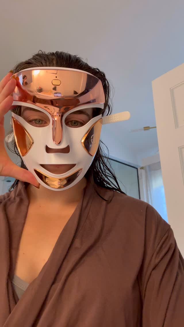 Instagram post by @jessclarke_ for Dr Dennis Gross. Caption reads: @drdennisgross red light mask makes being....