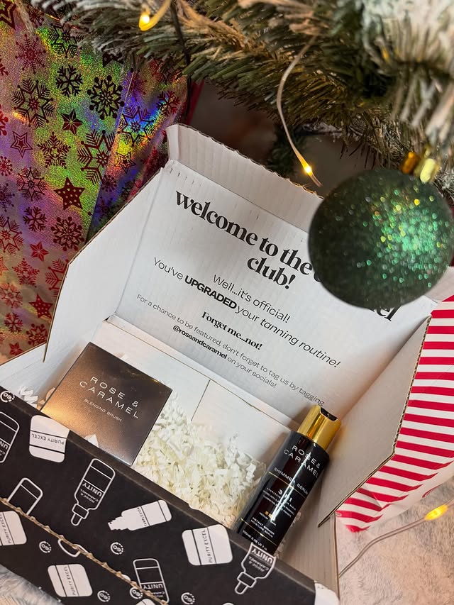 Instagram post by @wing.it.with.meg for Rose & Caramel. Caption reads: A little glow magic under my tree this year....