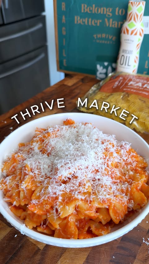 Instagram post by @amateurprochef for Thrive Market. Caption reads: [...] orders and a free gift when you join....