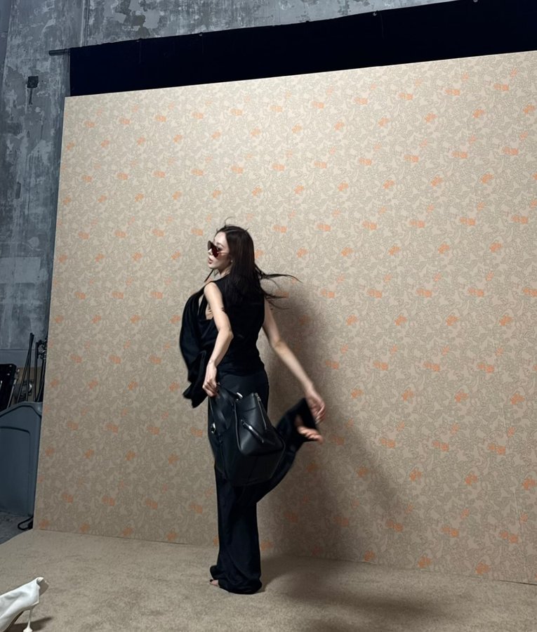 Instagram post by @aerichandesu for LOEWE. Caption reads: @loewe 🔆.