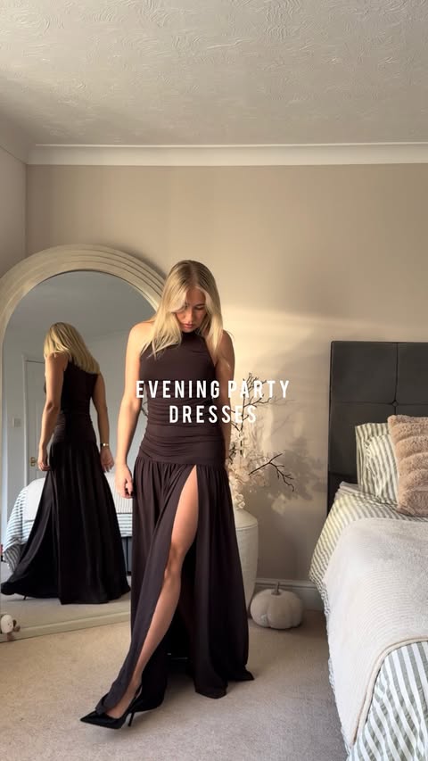 Instagram post by @wornbymolly for Missguided. Caption reads: [...] Friday deals are in full swing girls,....