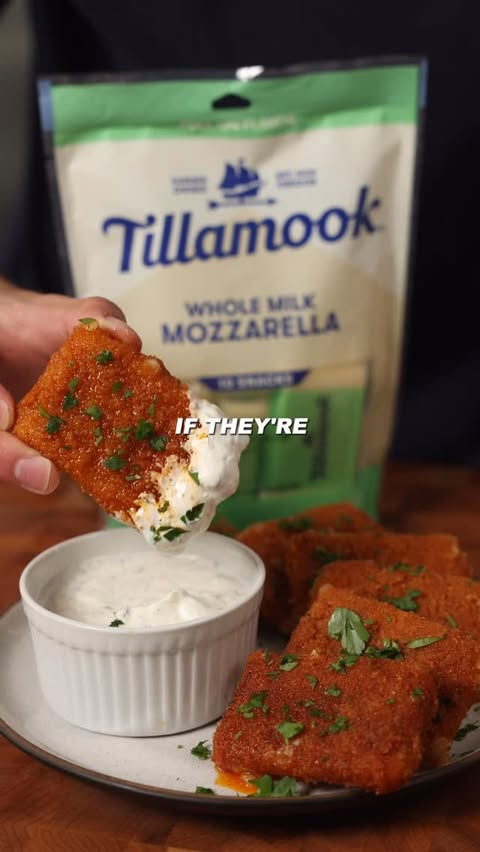 Instagram post by @louisgcooks for Tillamook. Caption reads: [...] with a good cheese pull. Made with....