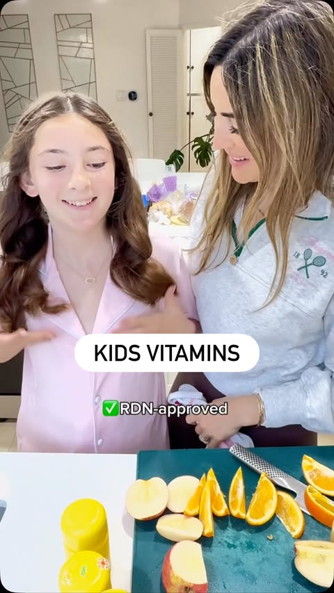 Instagram post by @ilanamuhlsteinrd for Hiya. Caption reads: Top Mom Hack for Winning Hectic Mornings @hiya....