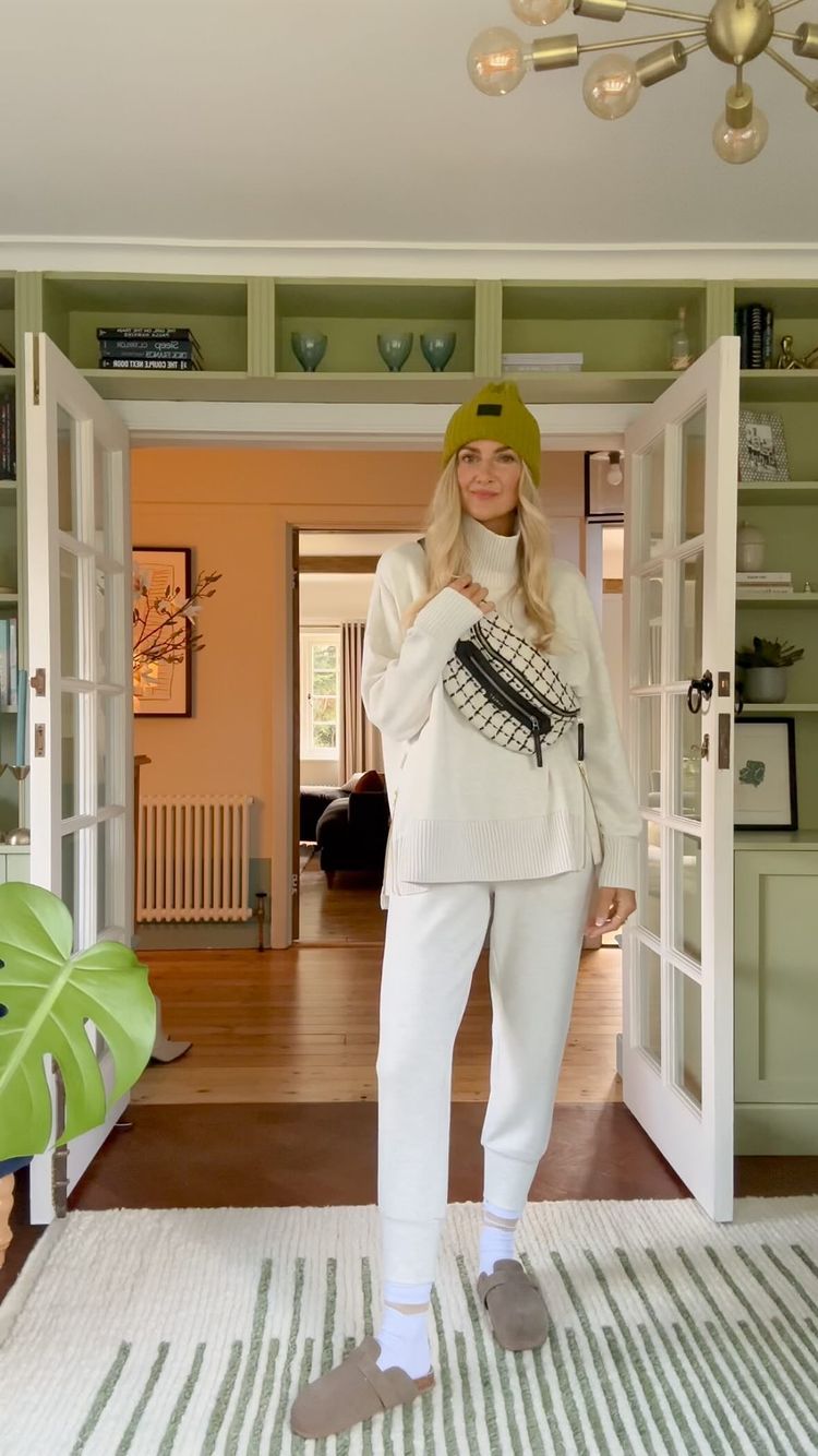 Instagram post by an influencer for Varley. Caption reads: [...] comfy clothes again! Outfit @varley ad/pr....
