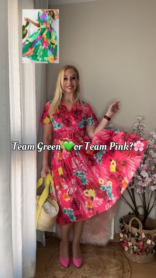 Instagram post by @helenwearsit for LightInTheBox. Caption reads: 💚🌸Floral dresses💚🌸Team Green or Team Pink?....