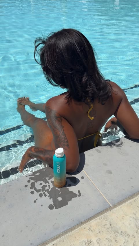 Instagram post by @kylashaii for COOLA. Caption reads: [...] the right clear sunscreen spray from @coola....