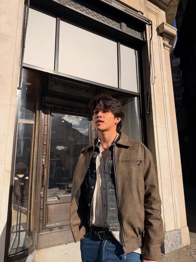 Instagram post by @samui_k1 for Marc Jacobs. Caption reads: First time in London....