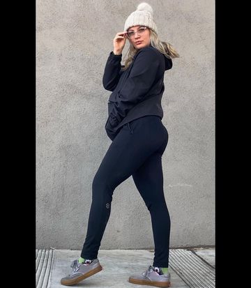 Instagram post by @taliavaughangrijalva for VIRUS. Caption reads: [...] No better time to buy yourself a pair of....