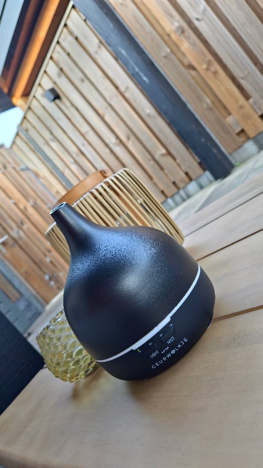 Instagram post by @interiorbysab for Geurwolkje. Caption reads: 𝗭𝗼𝗺𝗲𝗿 𝘇𝗼𝗻𝗱𝗲𝗿 𝘇𝗼𝗲𝗺𝗲𝗿𝘀! 🦟 |....