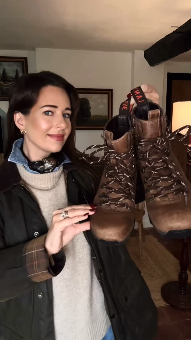 Instagram post by @nicolajanejarvis for LANX. Caption reads: [...] with me for an Autumnal walk featuring....