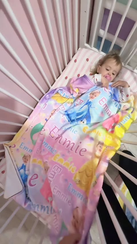 Instagram post by @kadysgirlgang for Makemesurprise. Caption reads: [...] the best personalised blanket from....