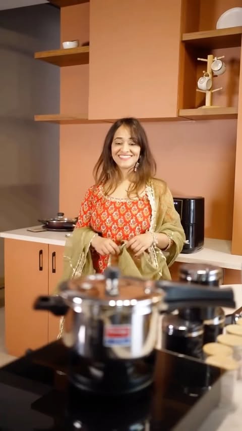 Instagram post by @sheetaldorby for TTK Prestige. Caption reads: Weddings are chaotic.
Outfits, cabs, timelines,....