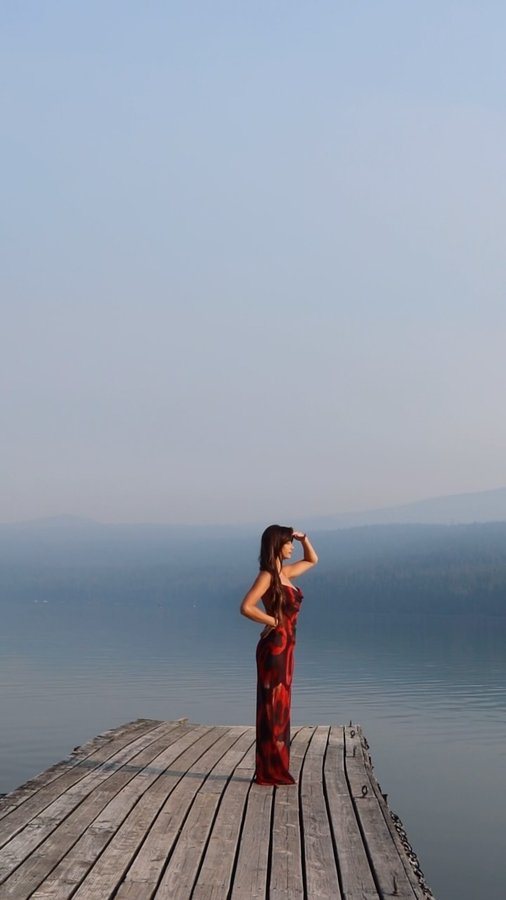 Instagram post by @nicolette_evans for Sasha Therese. Caption reads: Mornings with @sashatherese ❤️

#fashion....