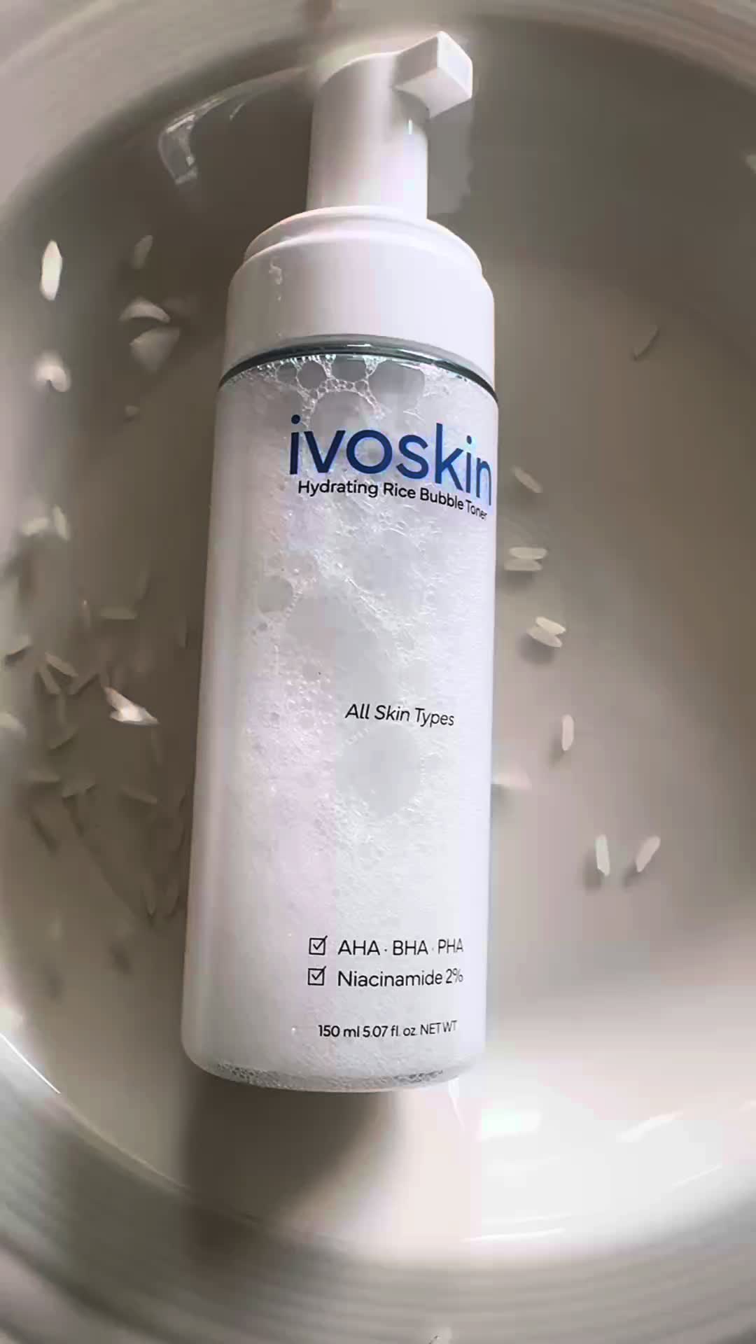 TikTok post by @daniasambois98 for Ivoskin. Caption reads: [...] hydrated, and has a natural glow. 💙🌾....