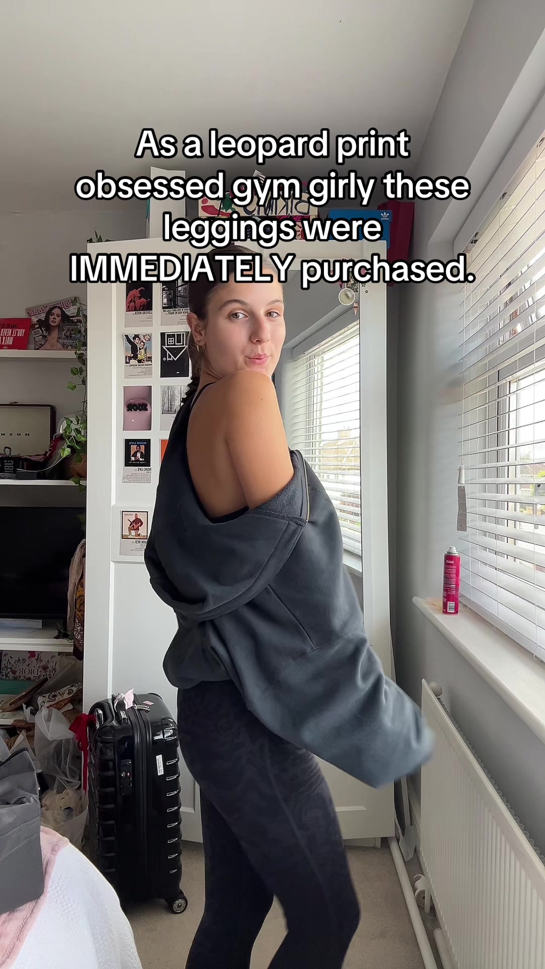 TikTok post by @gracie_jenkins for MOOSLOVER. Caption reads: [...] #gymoutfit #gymtok #tiktokmademebuyit....