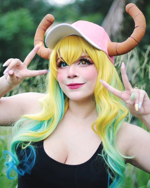 Instagram post by @vexiemoon for Candylens. Caption reads: [...] cómodos. 🥰 Muy agradecida con....