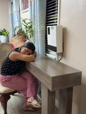 TikTok post by @chandrakarki711 for Sweetcrispy. Caption reads: [...] #heater #cold #sale #arjunchuwan....